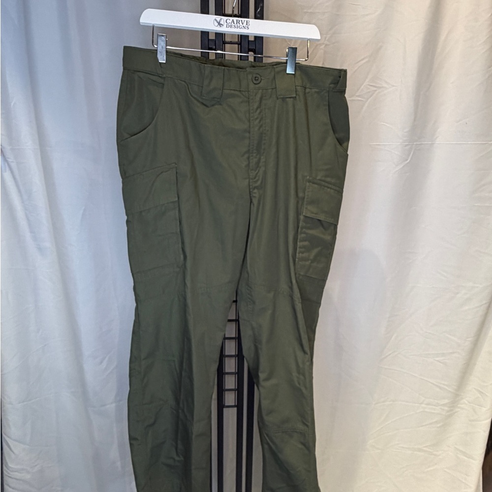 Under Armour Men's Green Cargo Pants